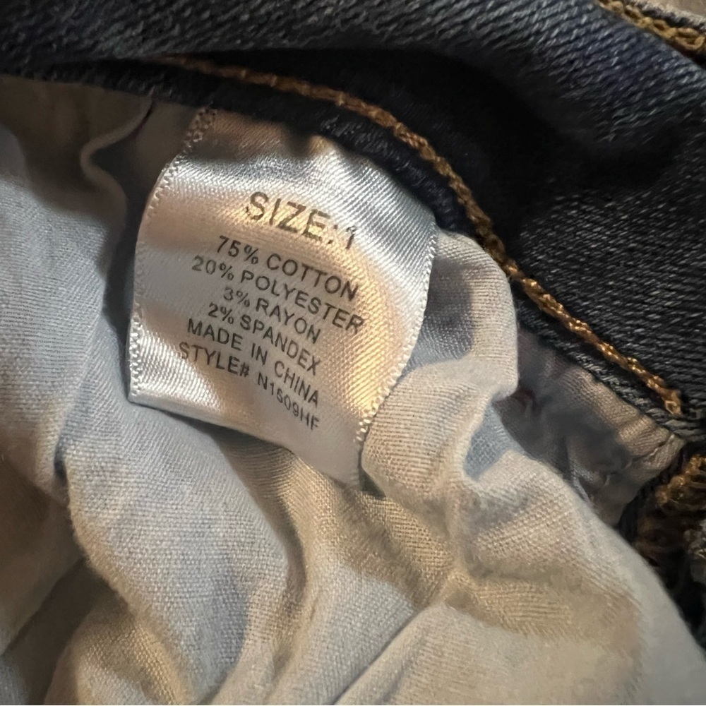 Fashion Nova Classic Blue Flared Jeans Size:1 - Picture 6 of 6
